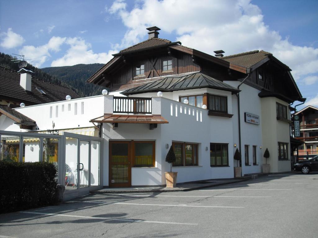 维塞尔比萨饼餐厅酒店 Rasùn di Sotto 外观 照片